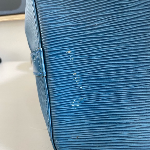 Louis Vuitton LV Authentic Blue Epi Petit Noe Shoulder Leather Bucket Bag - Picture 10 of 15